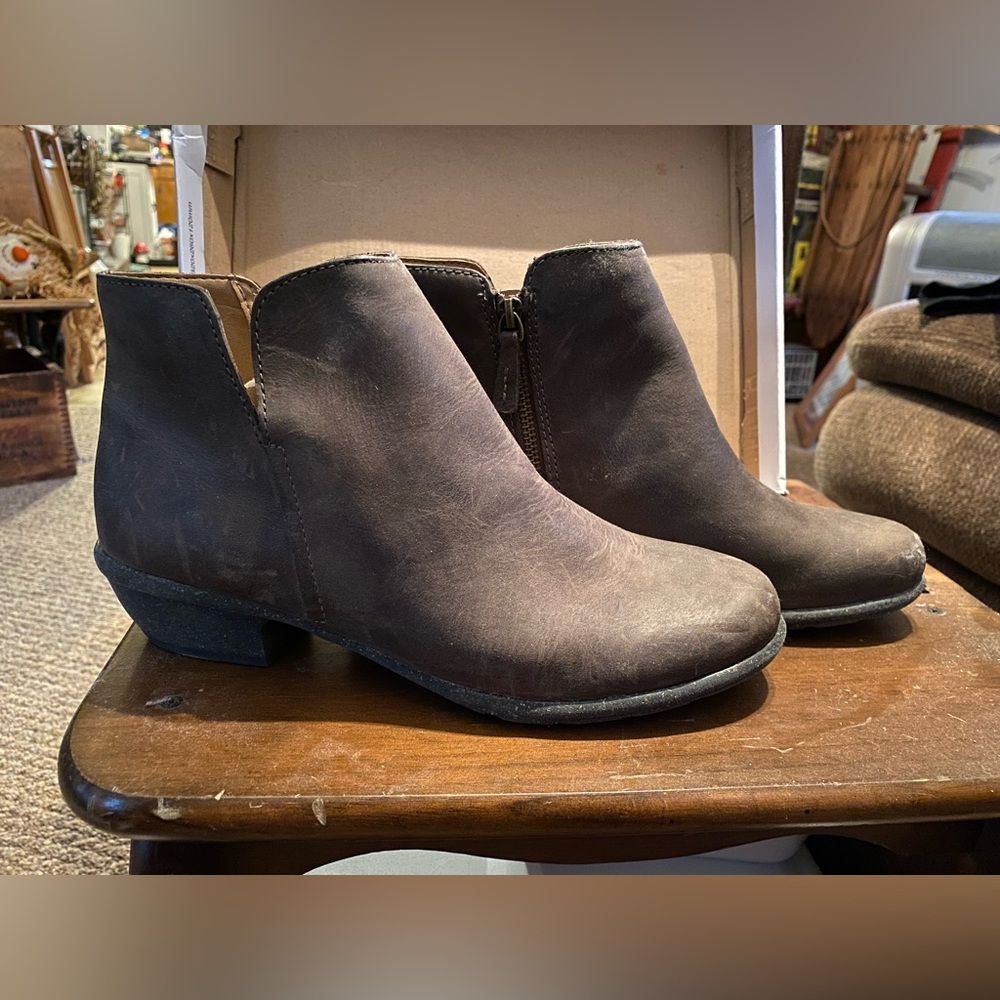 Unstructured by Clarks ankle boots